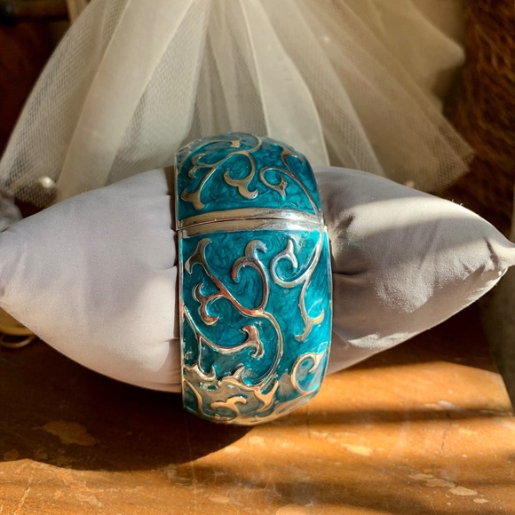 Aqua & Silver Enamel Swirls Chunky Clamper Bracelet - NWOT - Fashion Bracelet - Picture 7 of 9